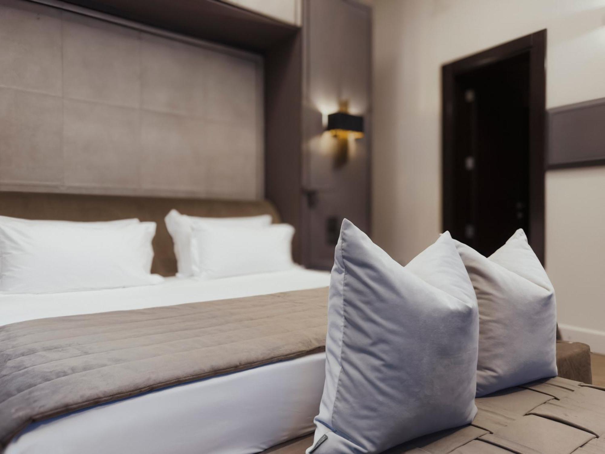 Casa 300Mila Hotel Лече Екстериор снимка